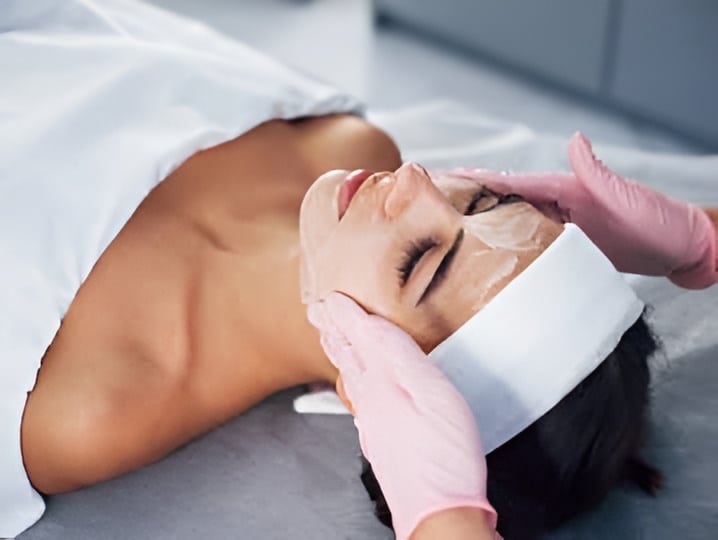 Luxury Hydroderm RF Facial